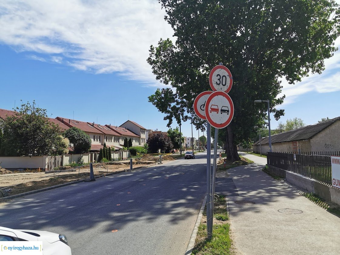 Munkálatok a Család utcán