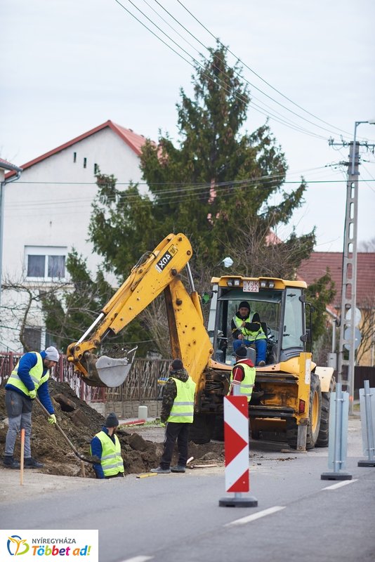 Munkálatok a Legyező és Tünde utcán