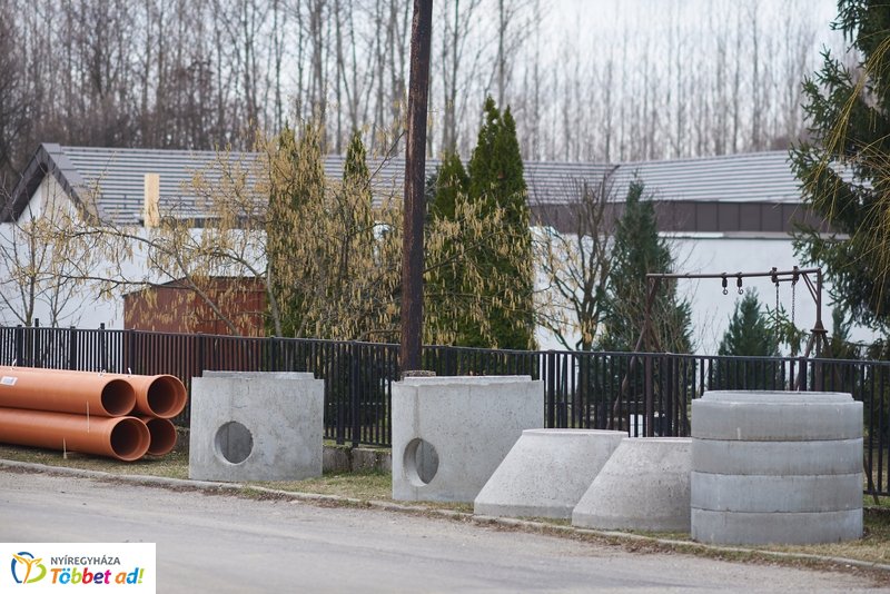 Munkálatok a Legyező és Tünde utcán