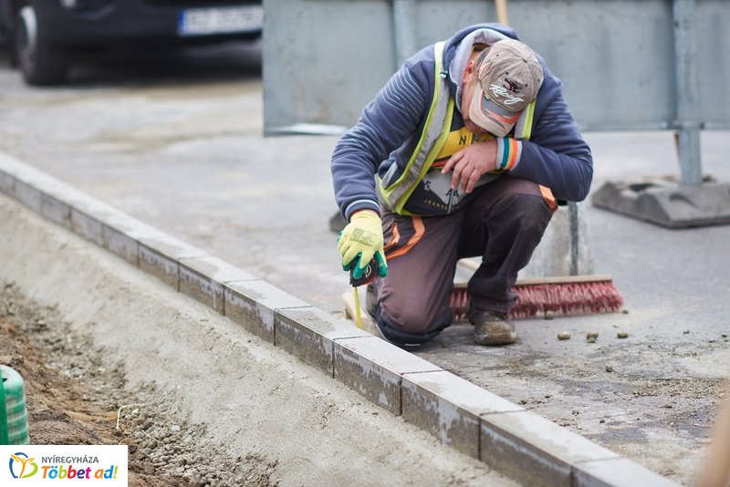 Munkálatok a Legyező és Tünde utcán