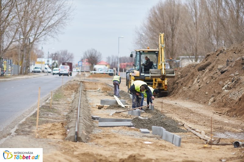 Munkálatok a Legyező és Tünde utcán