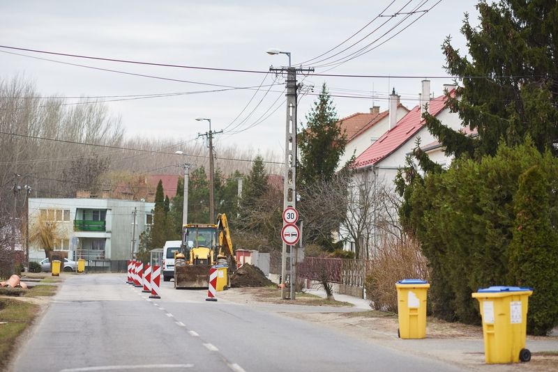 Munkálatok a Legyező és Tünde utcán