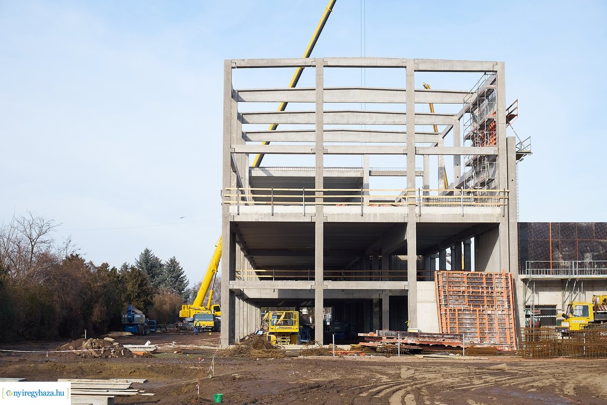 Munkálatok a Nyíregyházi Atlétikai Centrumnál 20200130