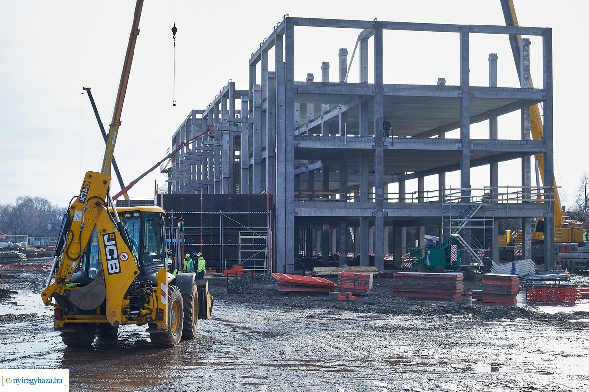 Munkálatok a Nyíregyházi Atlétikai Centrumnál 20200130