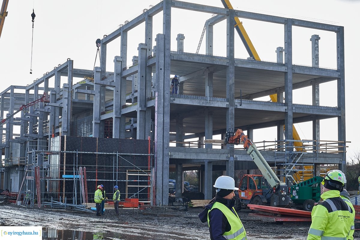 Munkálatok a Nyíregyházi Atlétikai Centrumnál 20200130