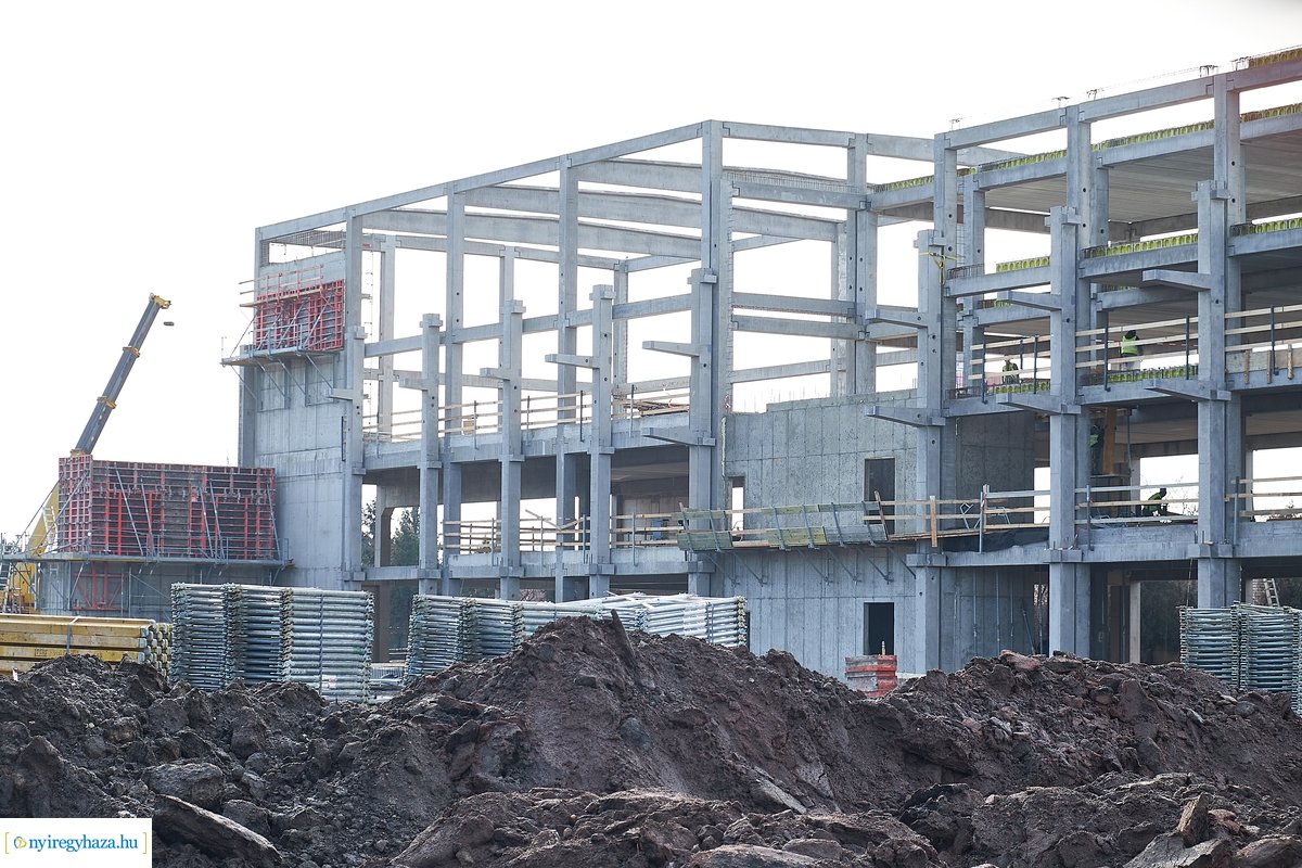 Munkálatok a Nyíregyházi Atlétikai Centrumnál 20200130