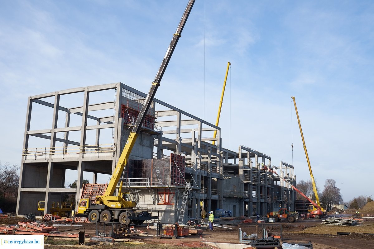 Munkálatok a Nyíregyházi Atlétikai Centrumnál 20200130
