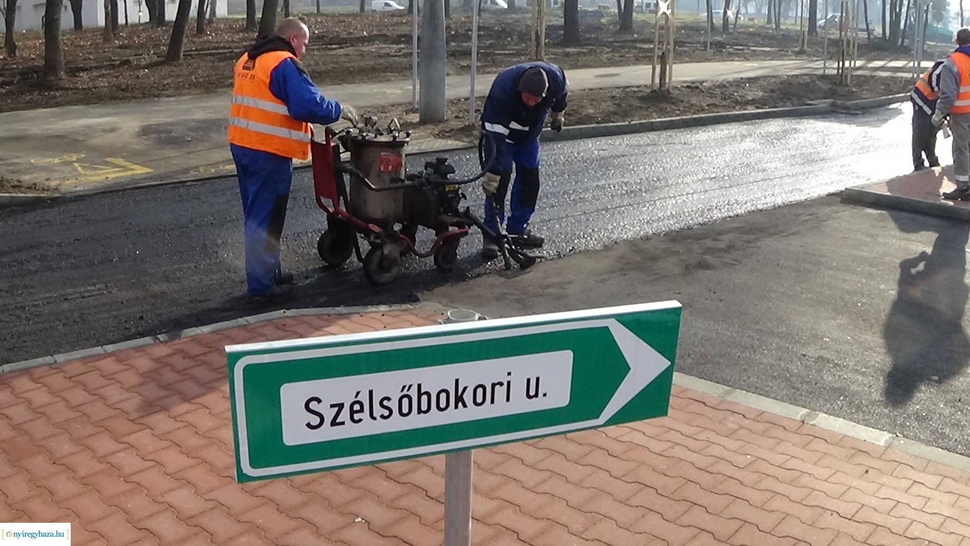 Munkálatok a Szélsőbokori úton