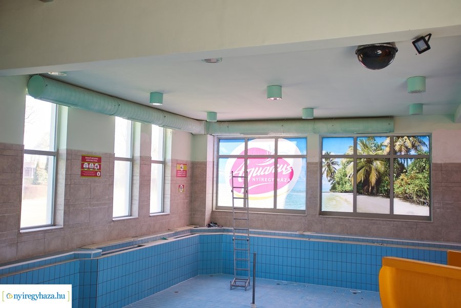 Munkálatok az élményfürdőben