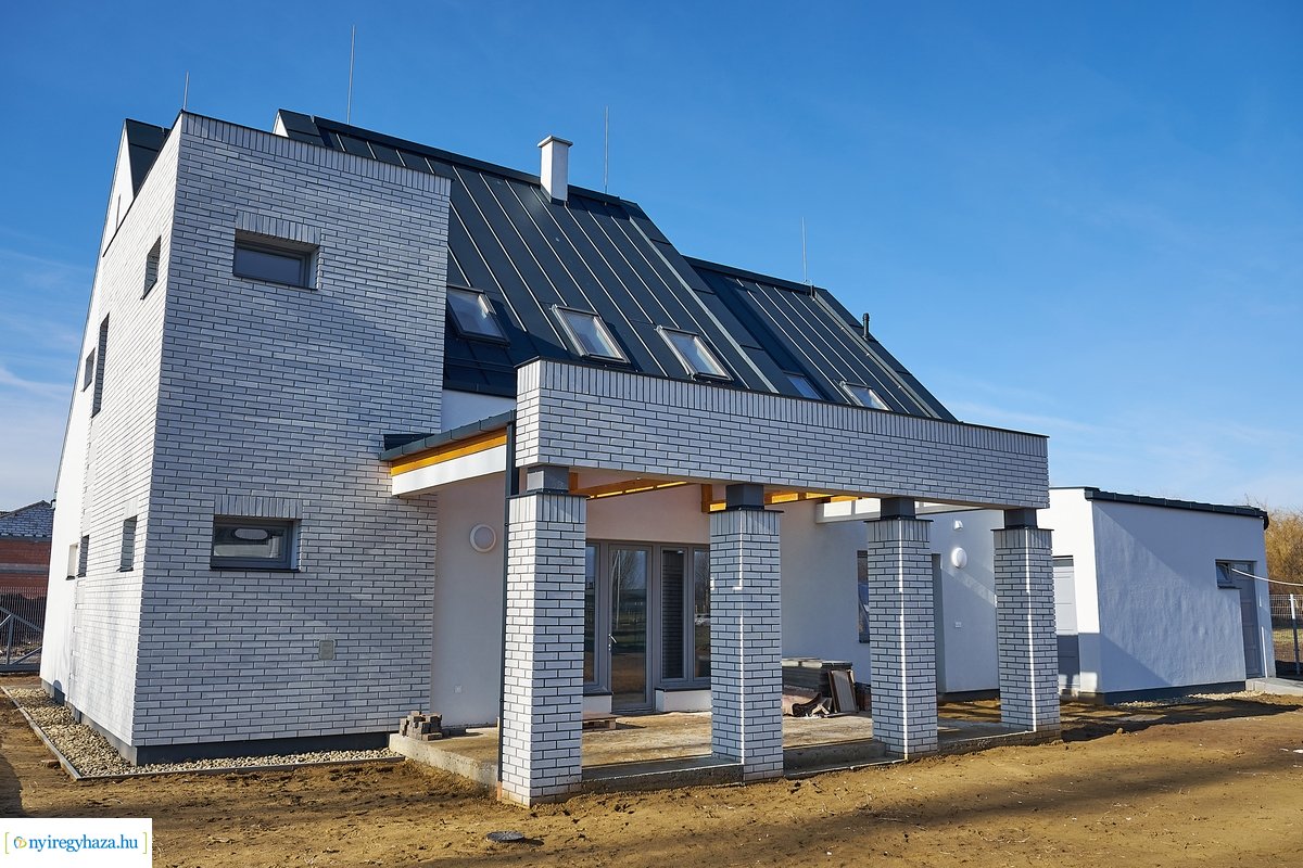 Munkálatok az örökösföldi református templomnál