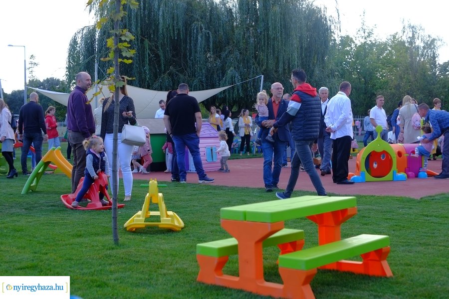 Mustármag Bölcsőde átadó 20231006