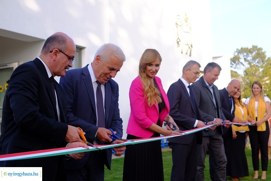 Mustármag Bölcsőde átadó 20231006