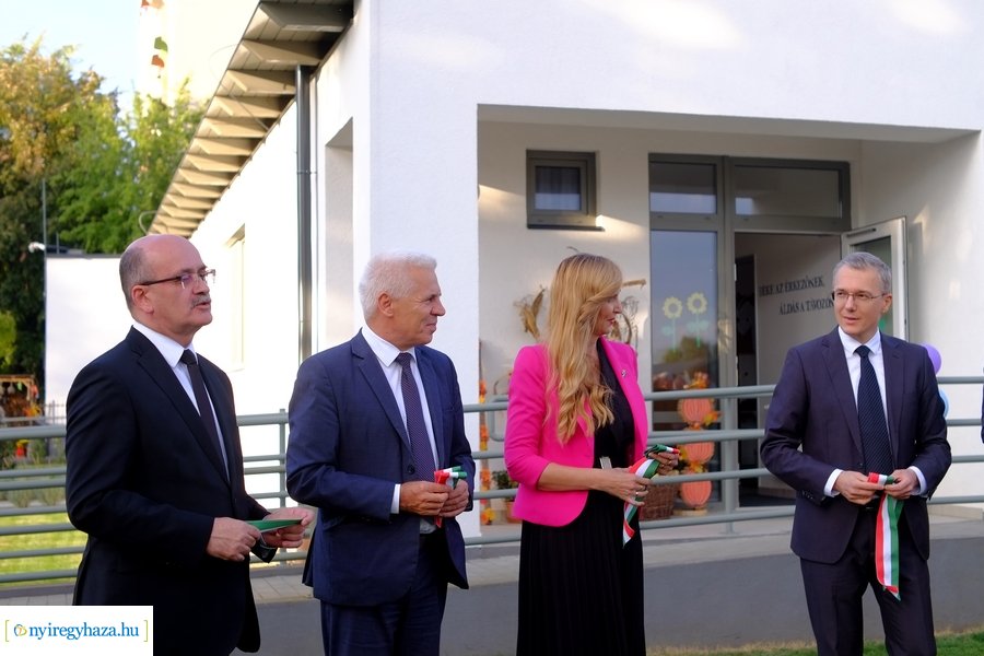 Mustármag Bölcsőde átadó 20231006