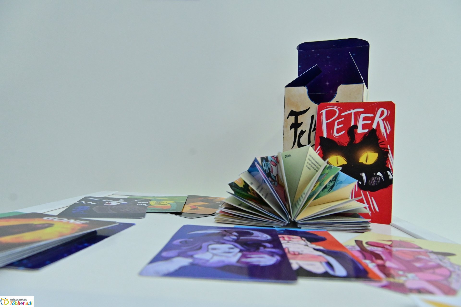 Művészetis kiállítás a kulturális központban 2025 márciusában