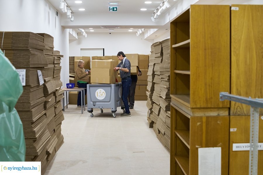 Múzeum felújítás előtt - költöztetés 20220223