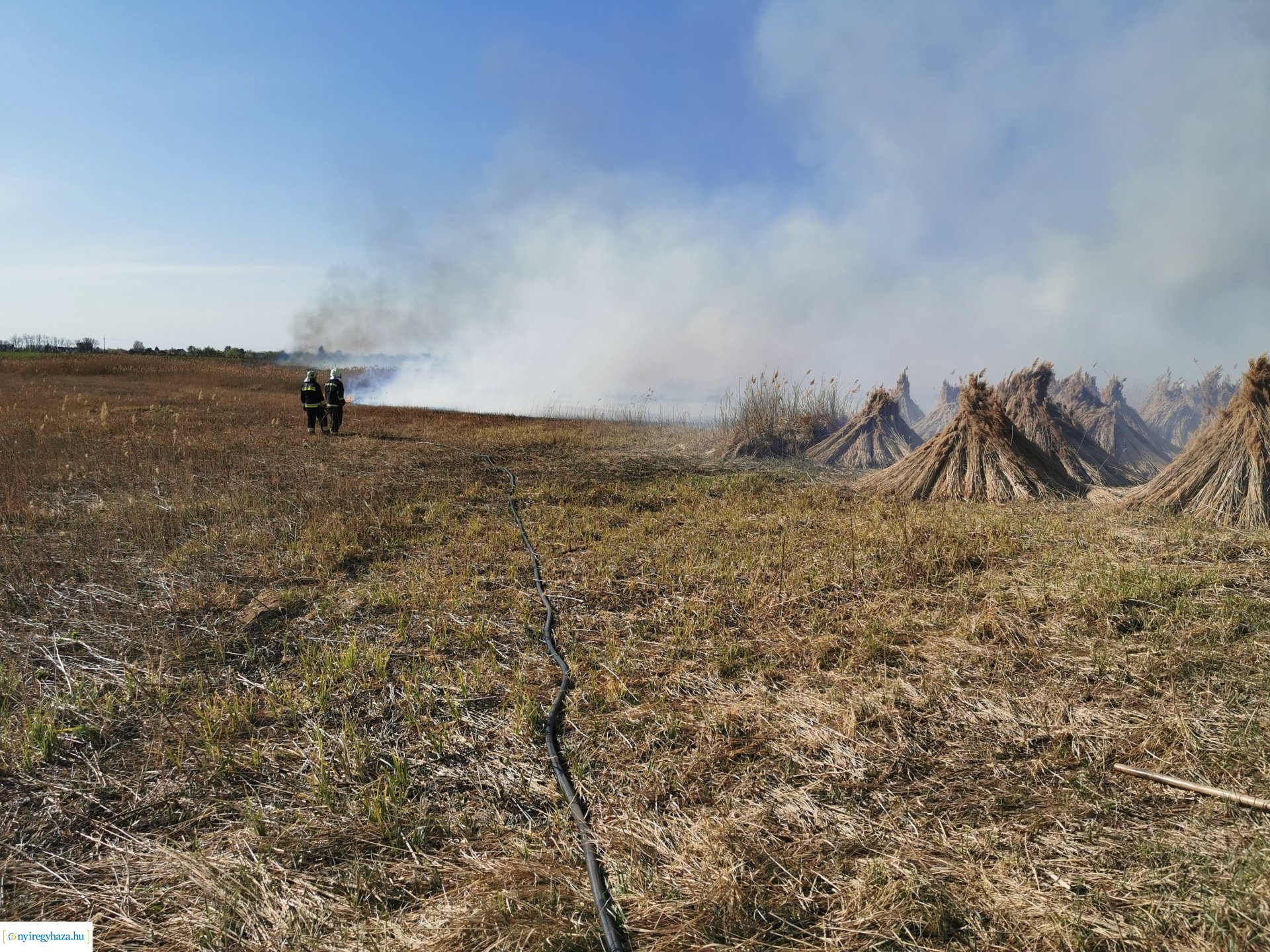 Nádas ég Kistelekiszőlőn
