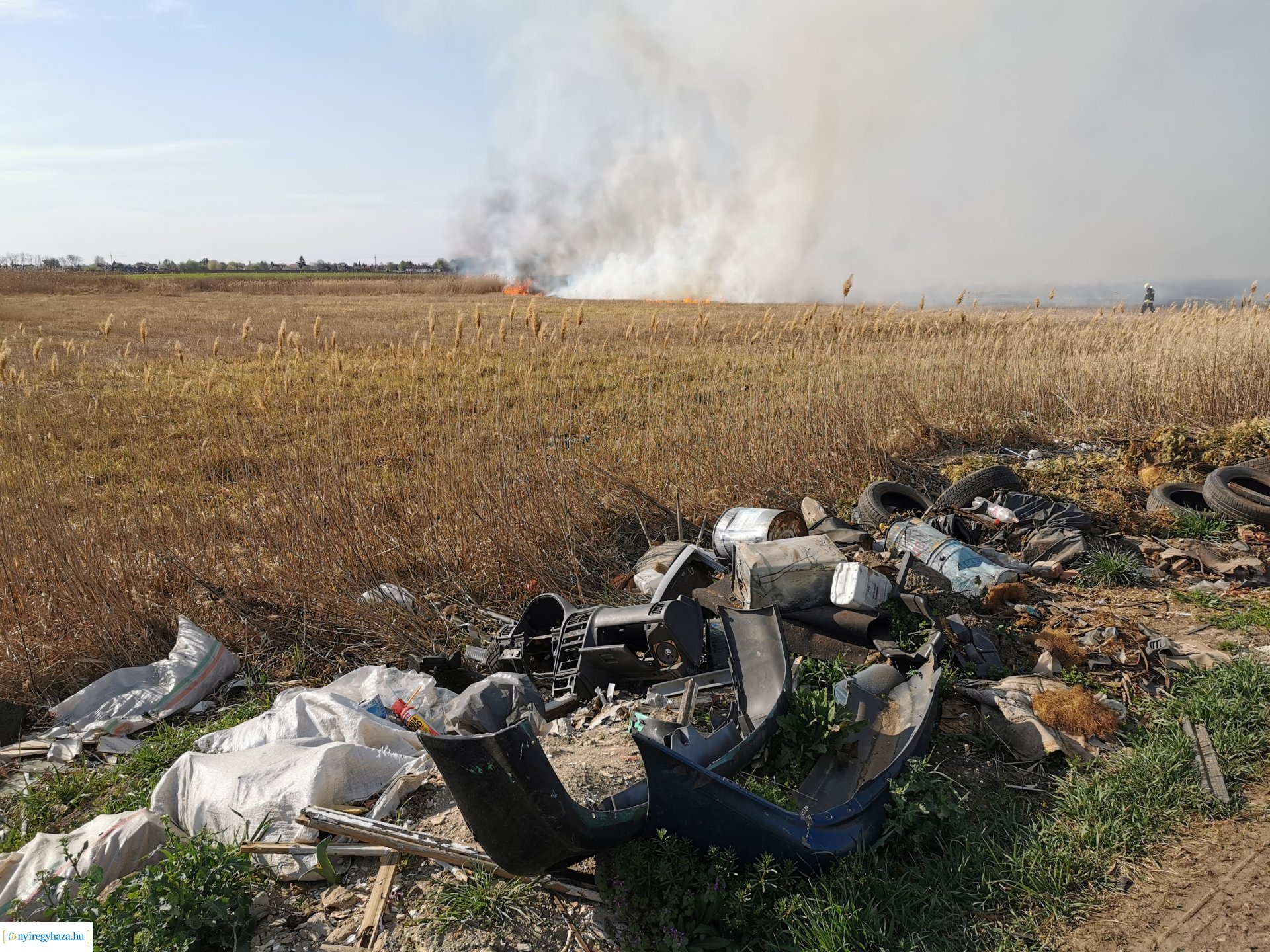 Nádas ég Kistelekiszőlőn