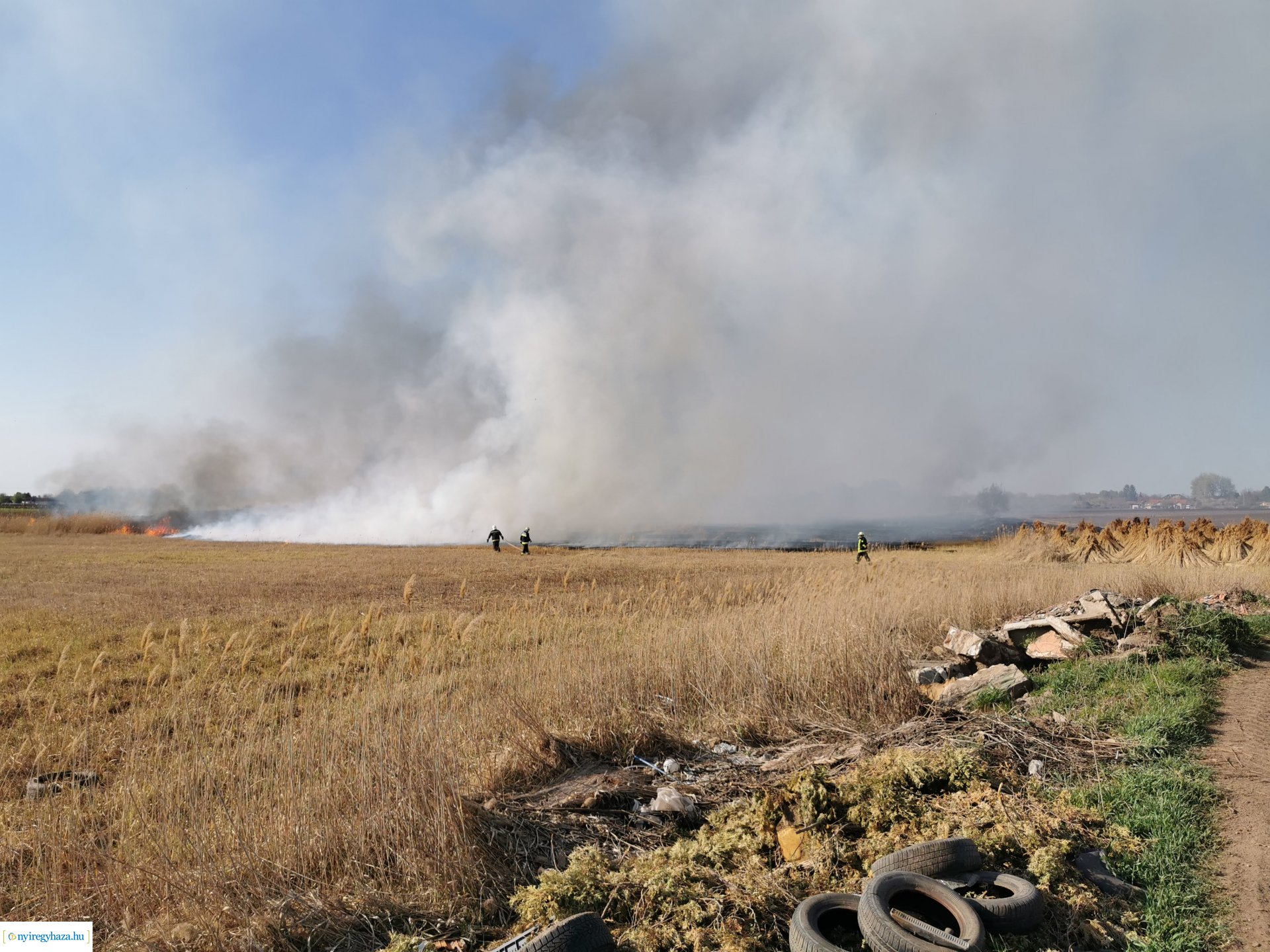 Nádas ég Kistelekiszőlőn