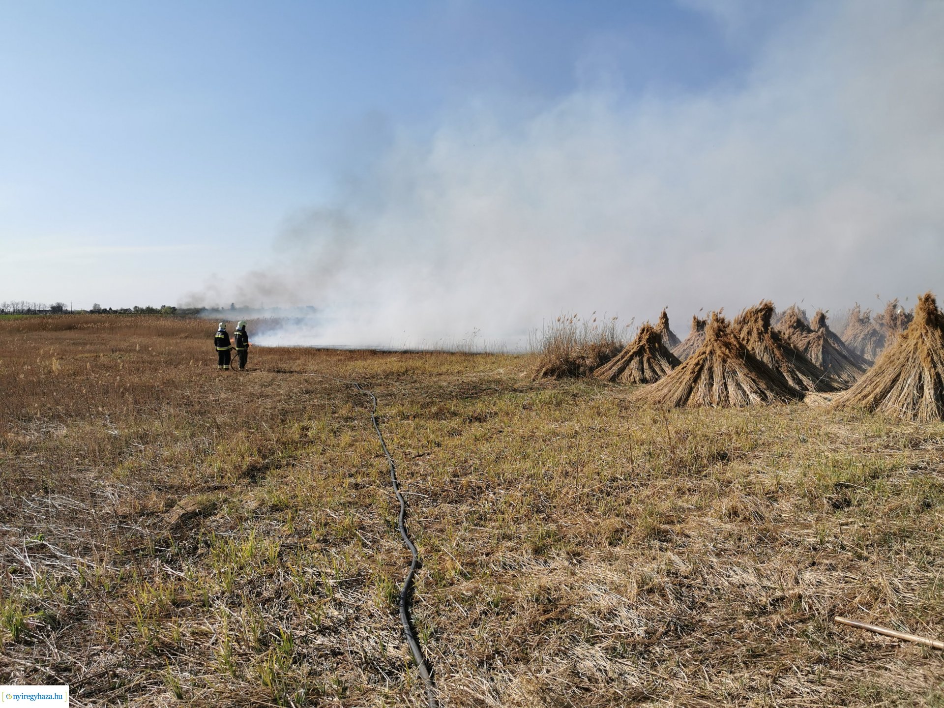 Nádas ég Kistelekiszőlőn