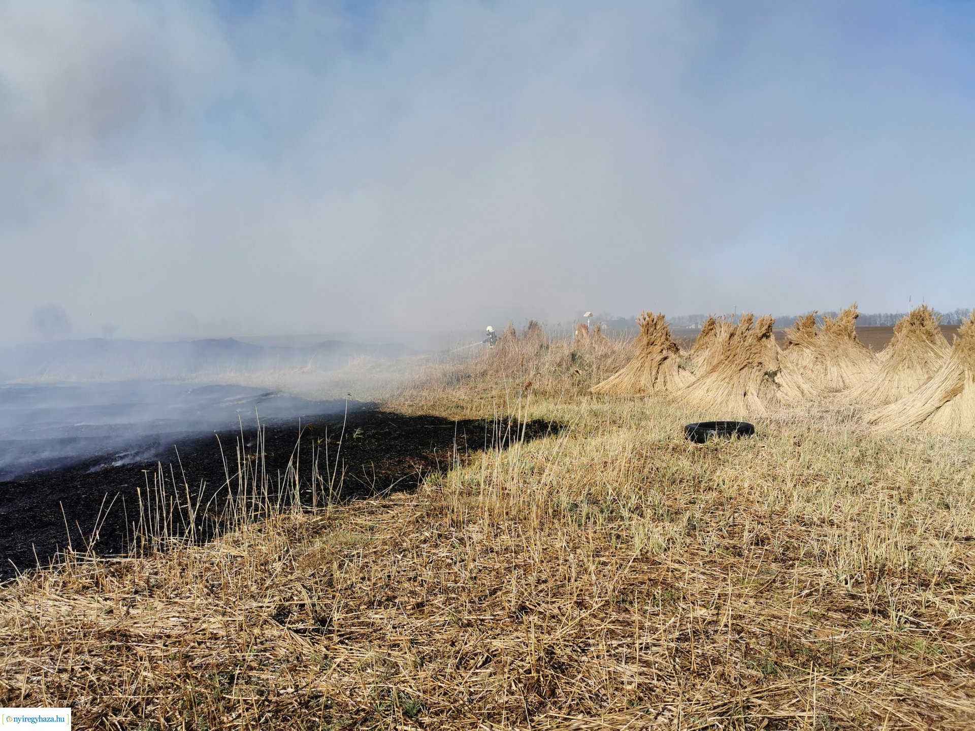Nádas ég Kistelekiszőlőn