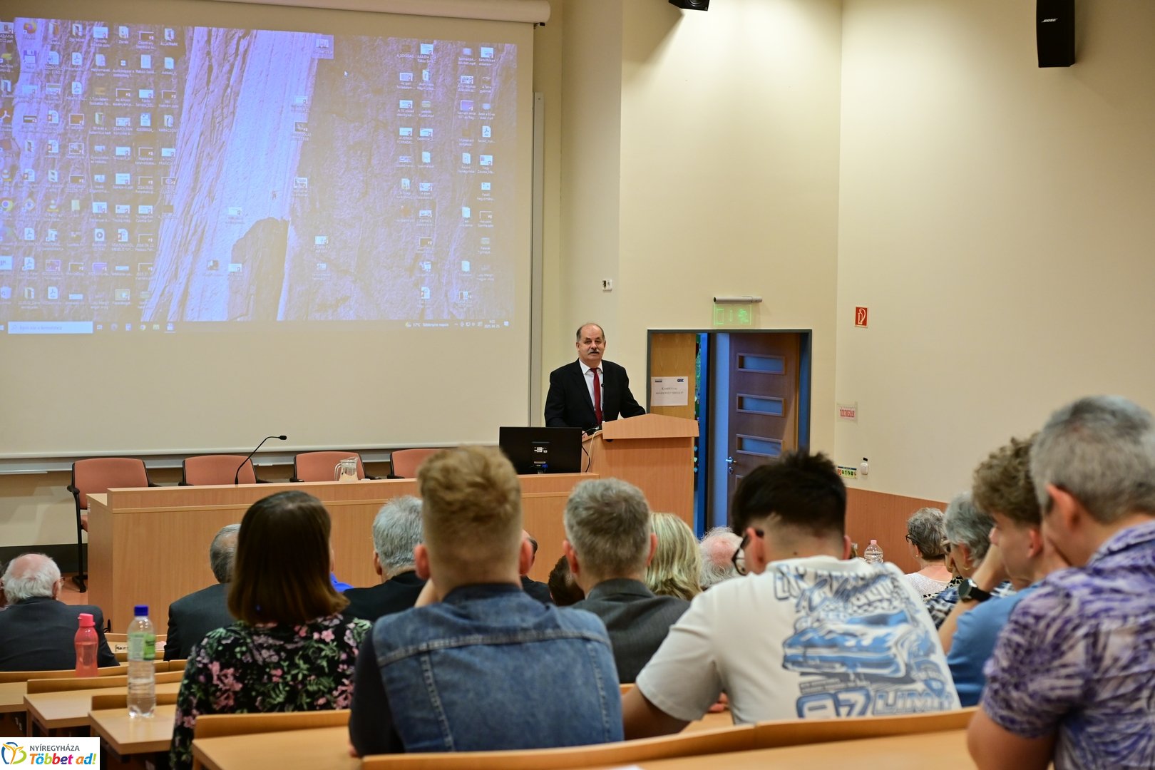 Nagy László 100 - konferencia a Móricz Zsigmond könyvtárban