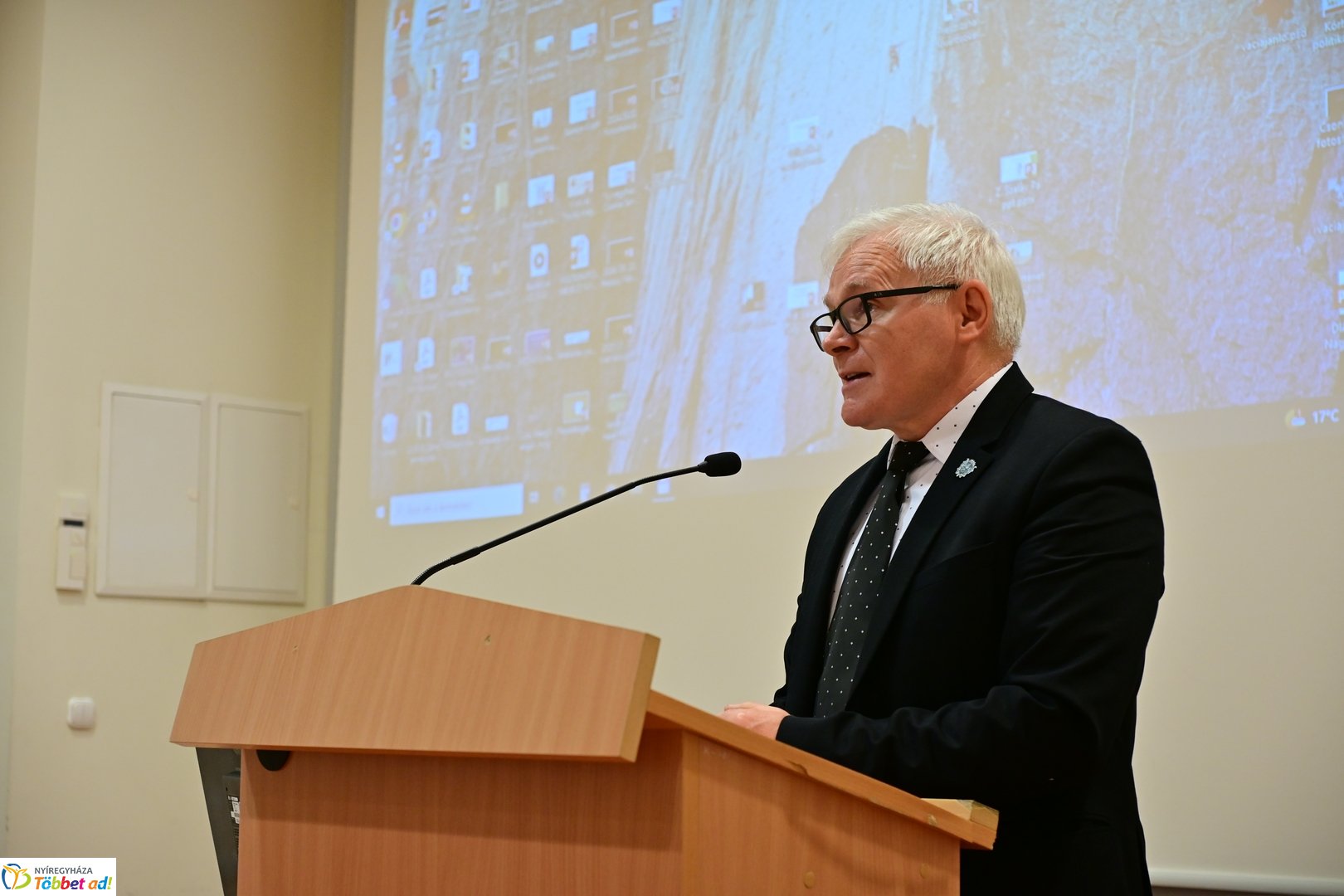 Nagy László 100 - konferencia a Móricz Zsigmond könyvtárban