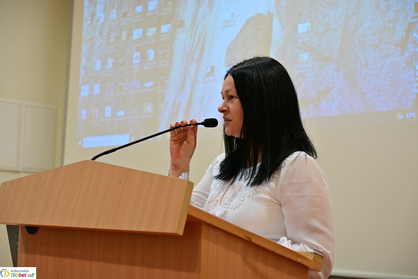 Nagy László 100 - konferencia a Móricz Zsigmond könyvtárban