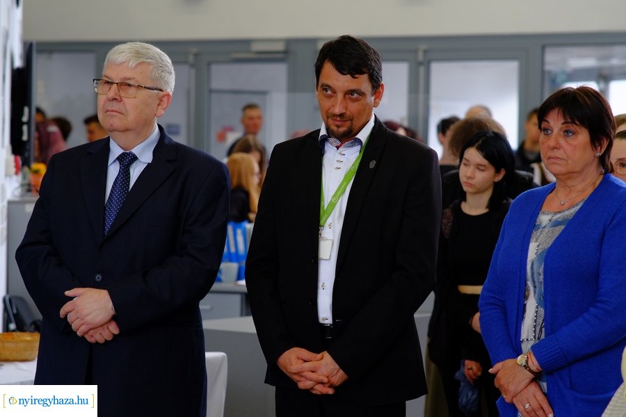 Nagybányai képzőművészek kiállítása