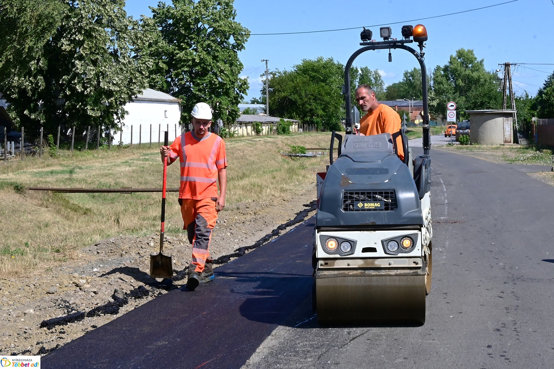 Nagyfelületű útjavítás a Simonyi Óbester utcán