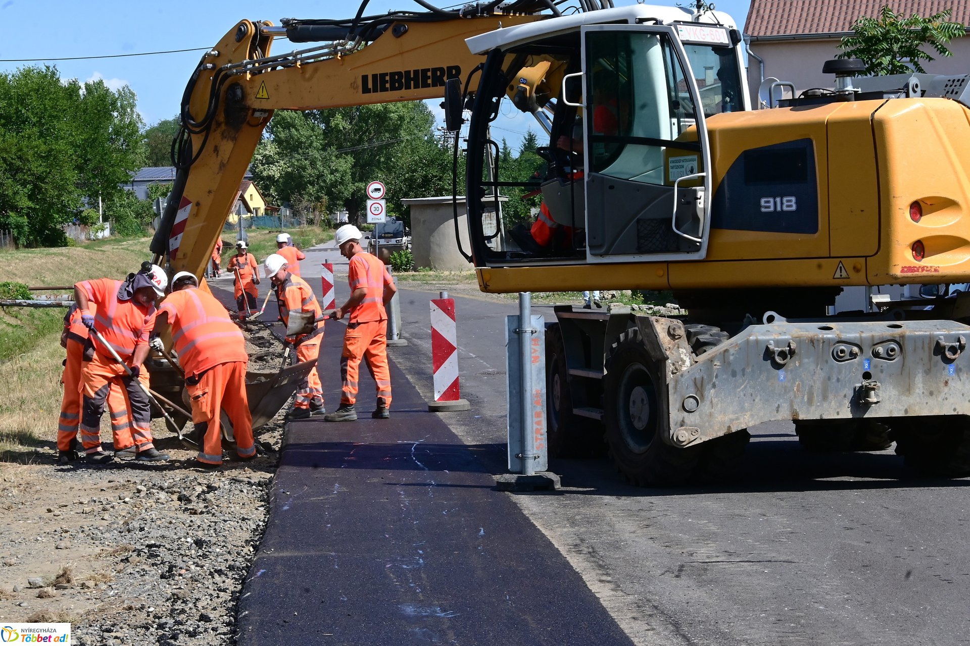 Nagyfelületű útjavítás a Simonyi Óbester utcán