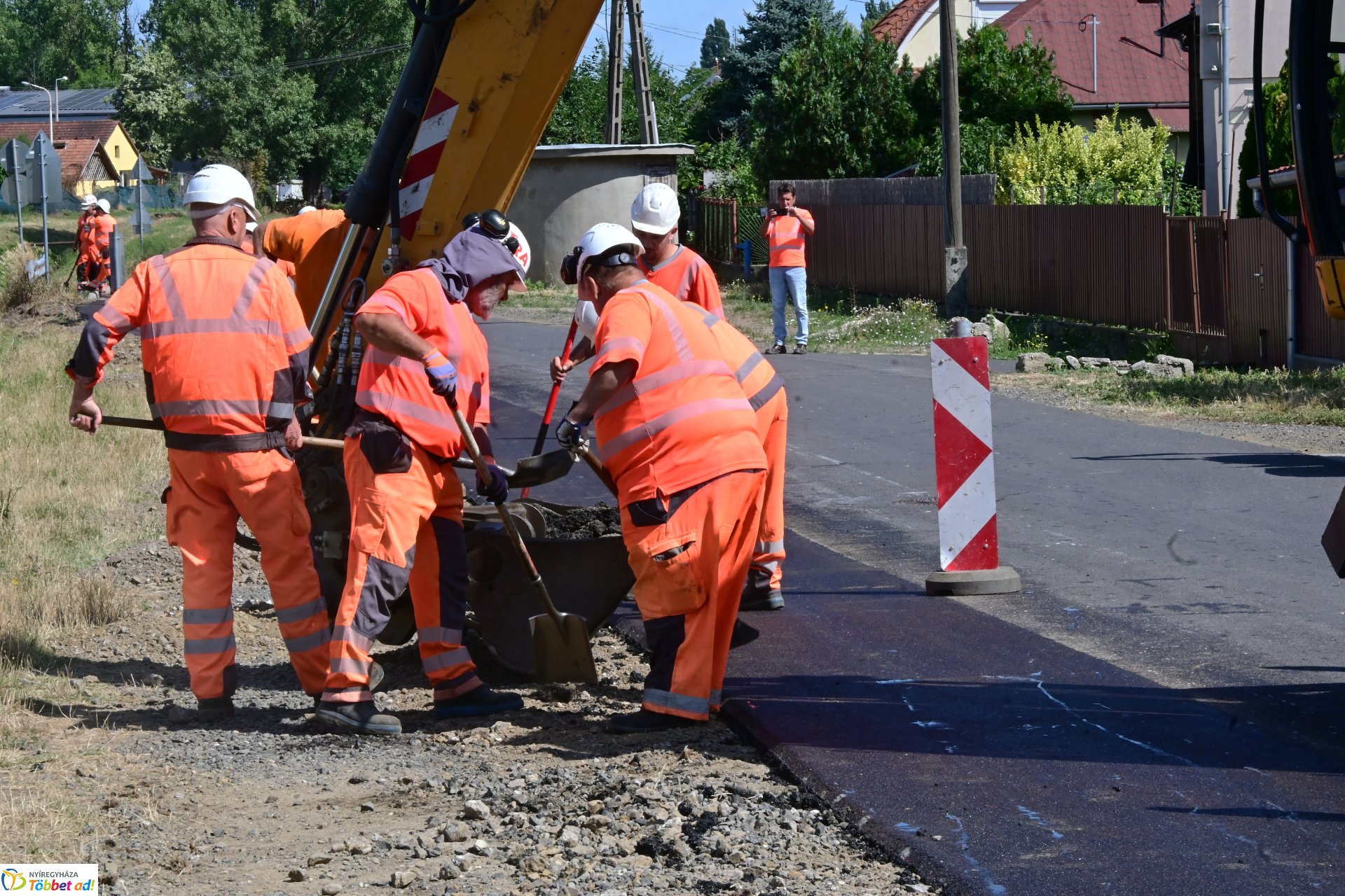 Nagyfelületű útjavítás a Simonyi Óbester utcán