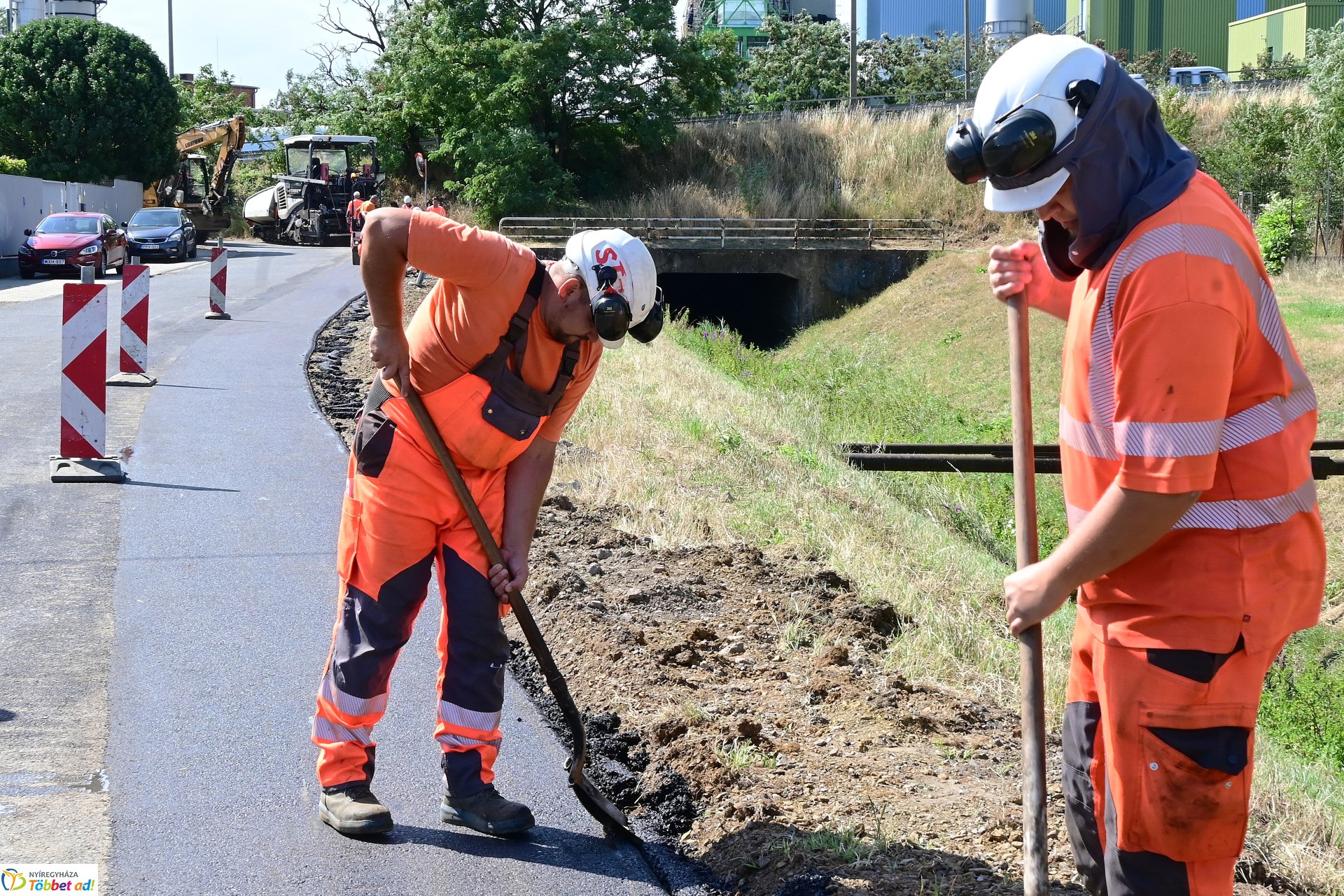 Nagyfelületű útjavítás a Simonyi Óbester utcán