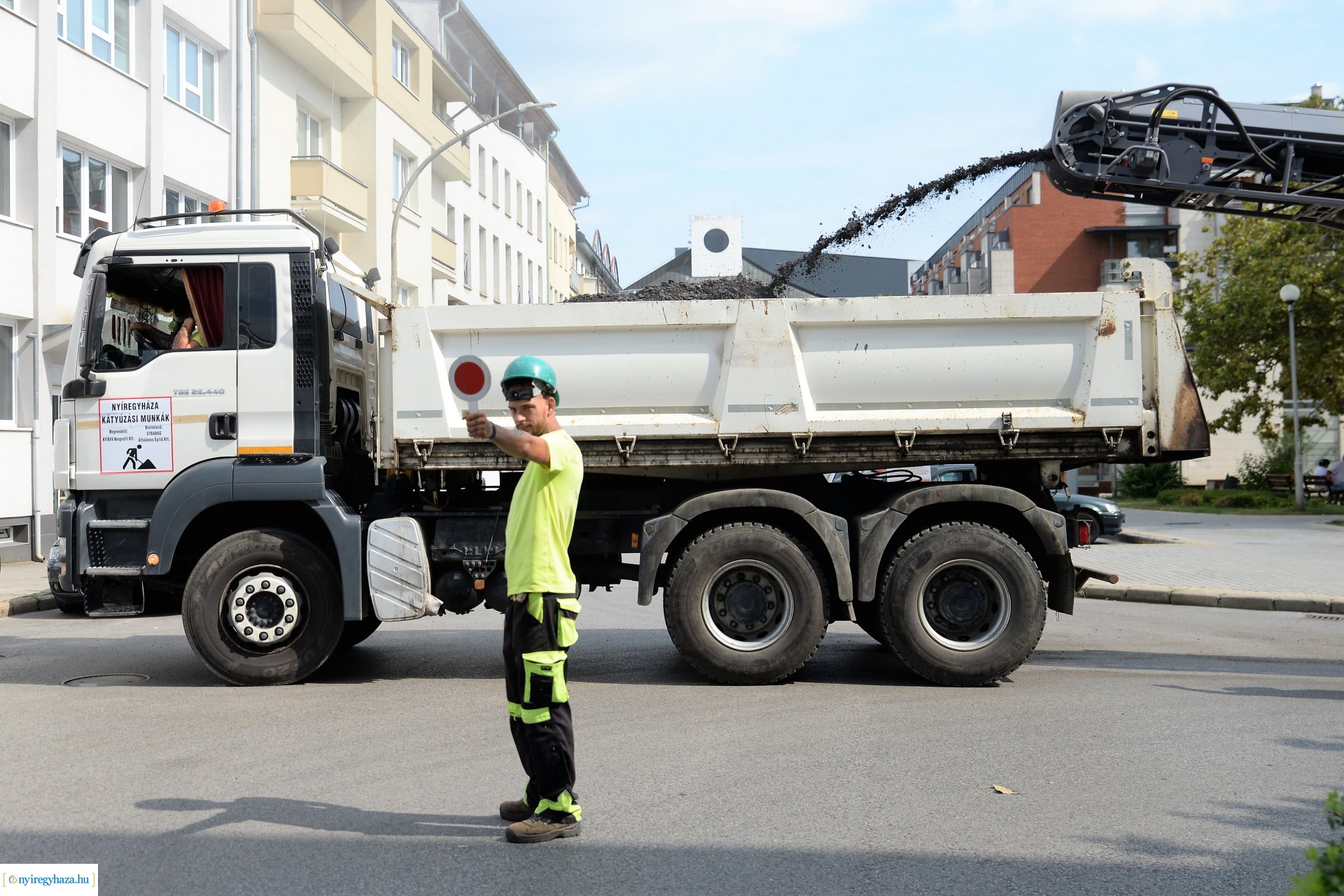 Nagyfelületű útjavítás  Nyíregyházán