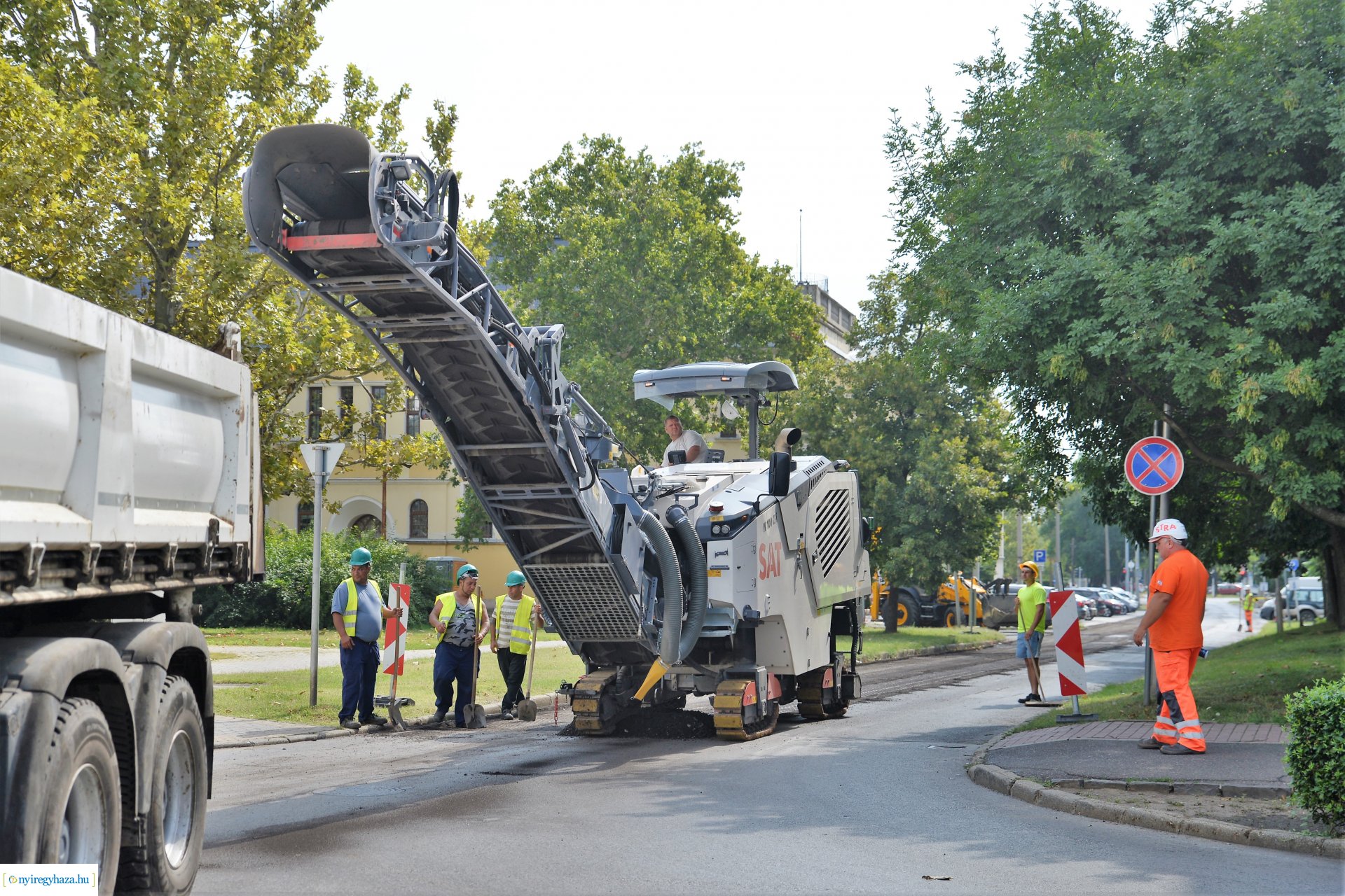Nagyfelületű útjavítás  Nyíregyházán