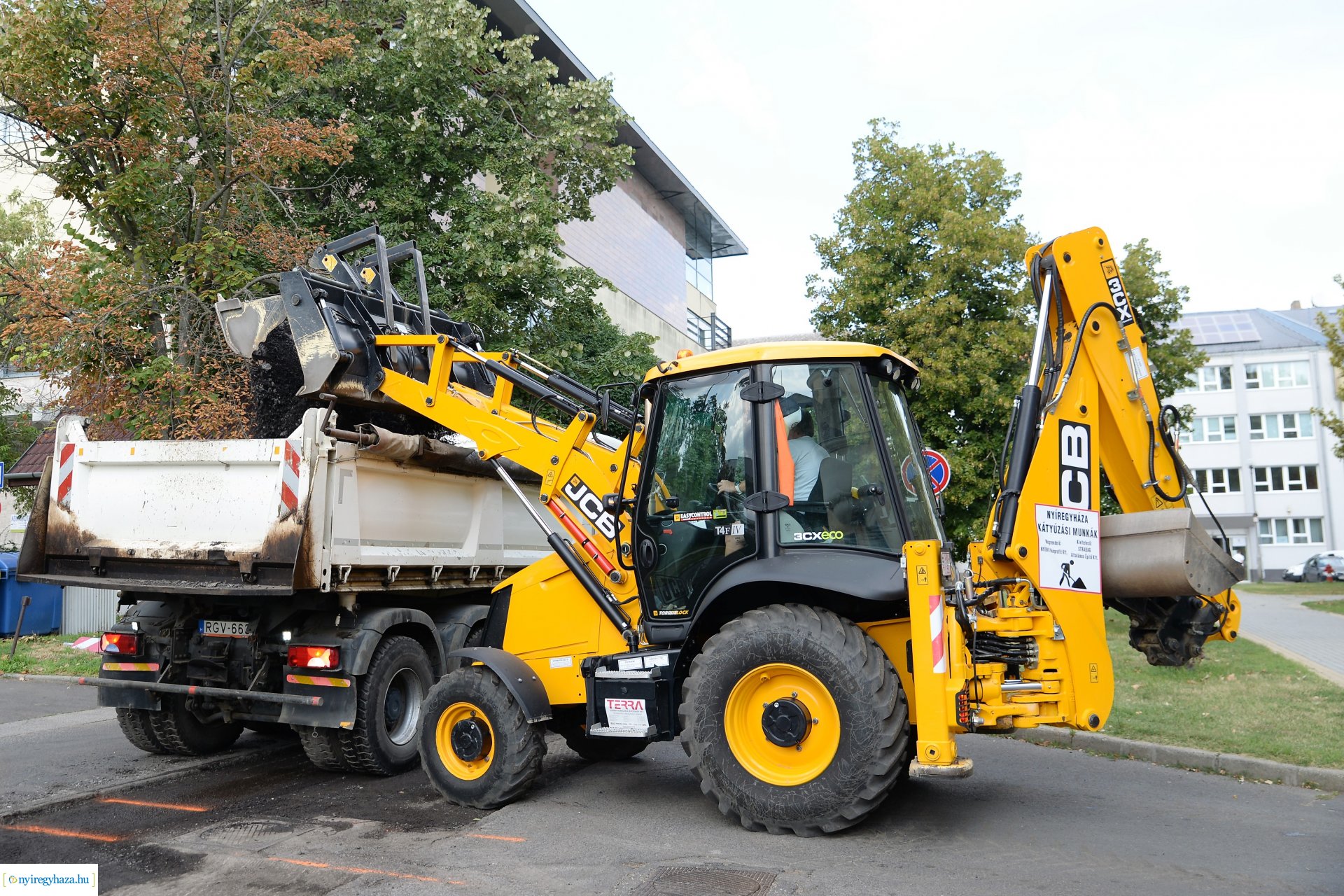 Nagyfelületű útjavítás  Nyíregyházán
