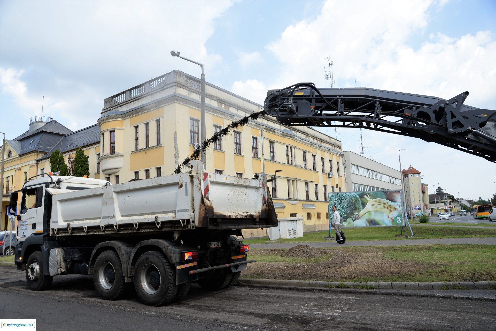 Nagyfelületű útjavítás  Nyíregyházán