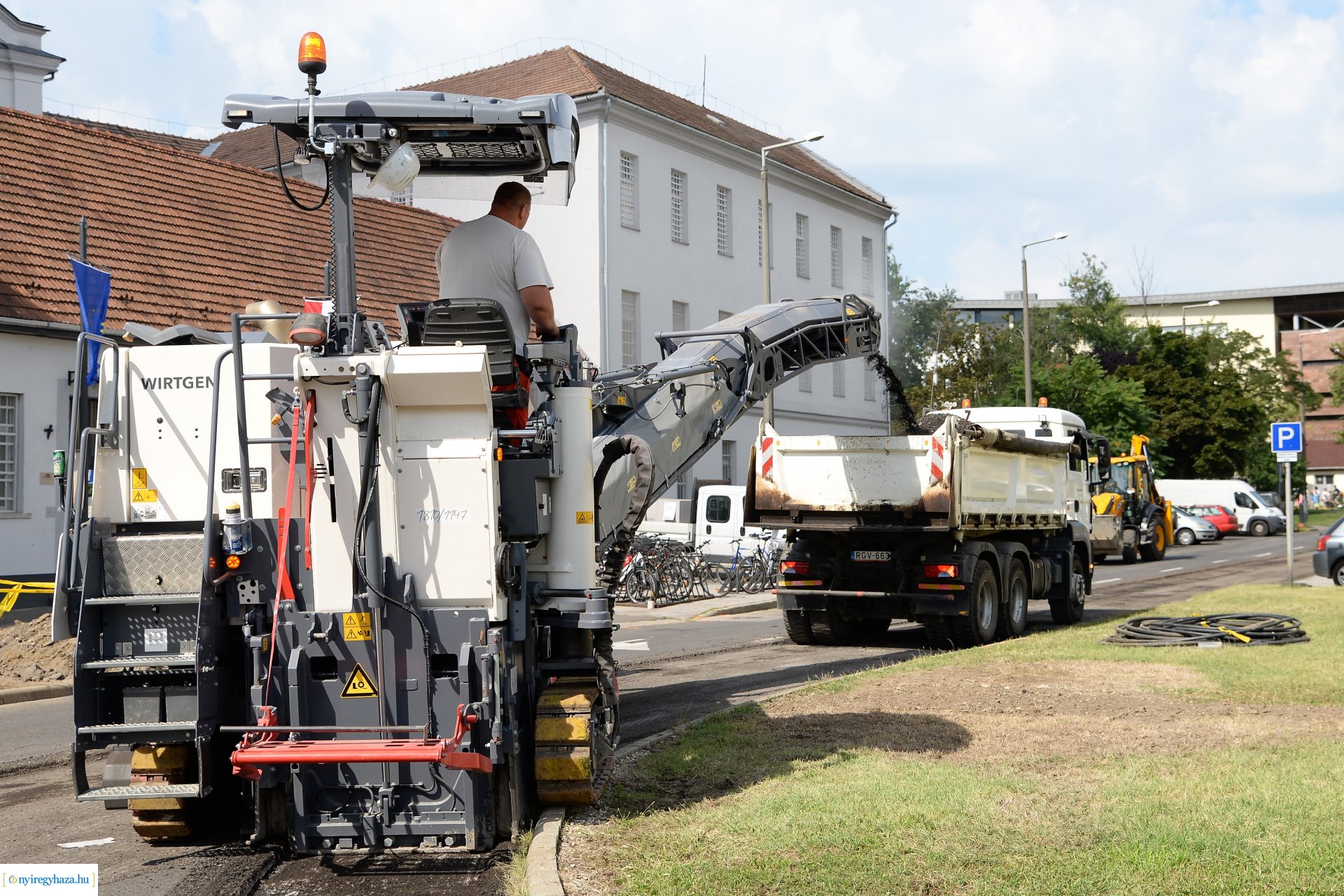 Nagyfelületű útjavítás  Nyíregyházán