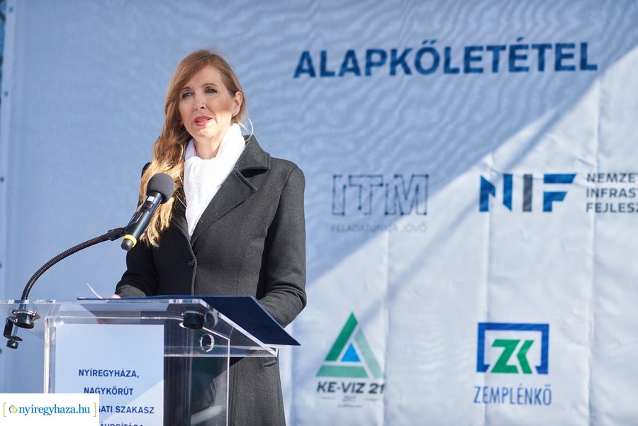 Nagykörút négysávos bővítésének alapkőletétele