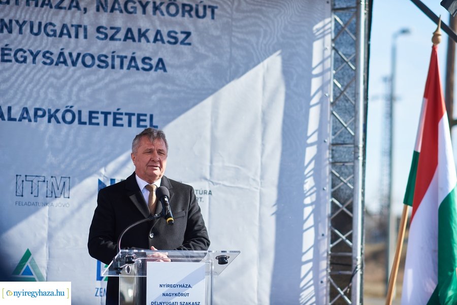 Nagykörút négysávos bővítésének alapkőletétele