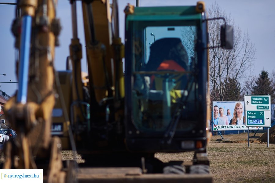 Nagykörút négysávos bővítésének alapkőletétele