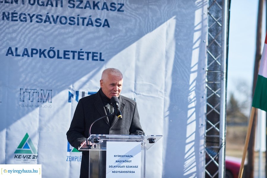 Nagykörút négysávos bővítésének alapkőletétele