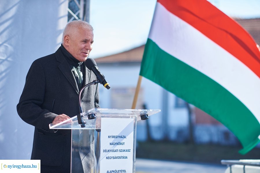 Nagykörút négysávos bővítésének alapkőletétele