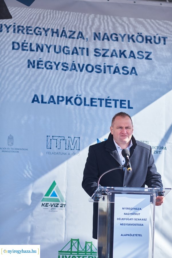 Nagykörút négysávos bővítésének alapkőletétele
