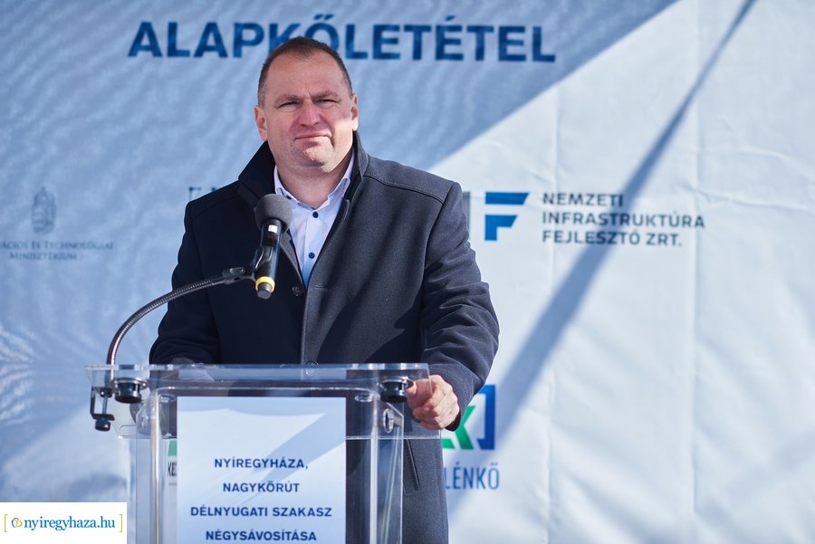 Nagykörút négysávos bővítésének alapkőletétele