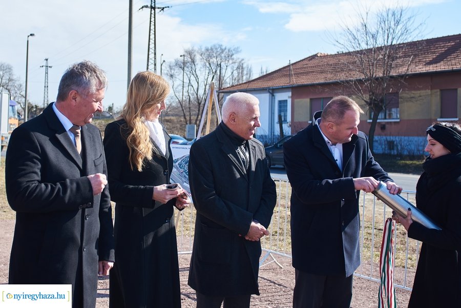 Nagykörút négysávos bővítésének alapkőletétele