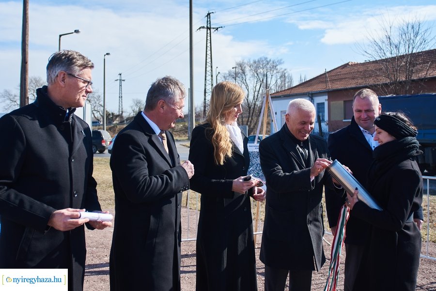 Nagykörút négysávos bővítésének alapkőletétele