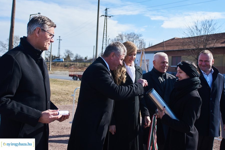 Nagykörút négysávos bővítésének alapkőletétele