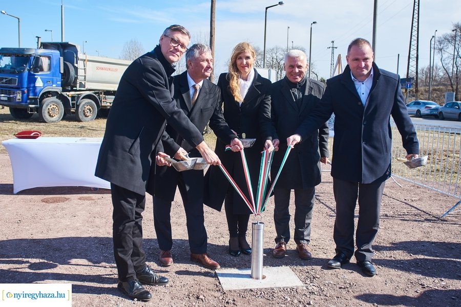 Nagykörút négysávos bővítésének alapkőletétele