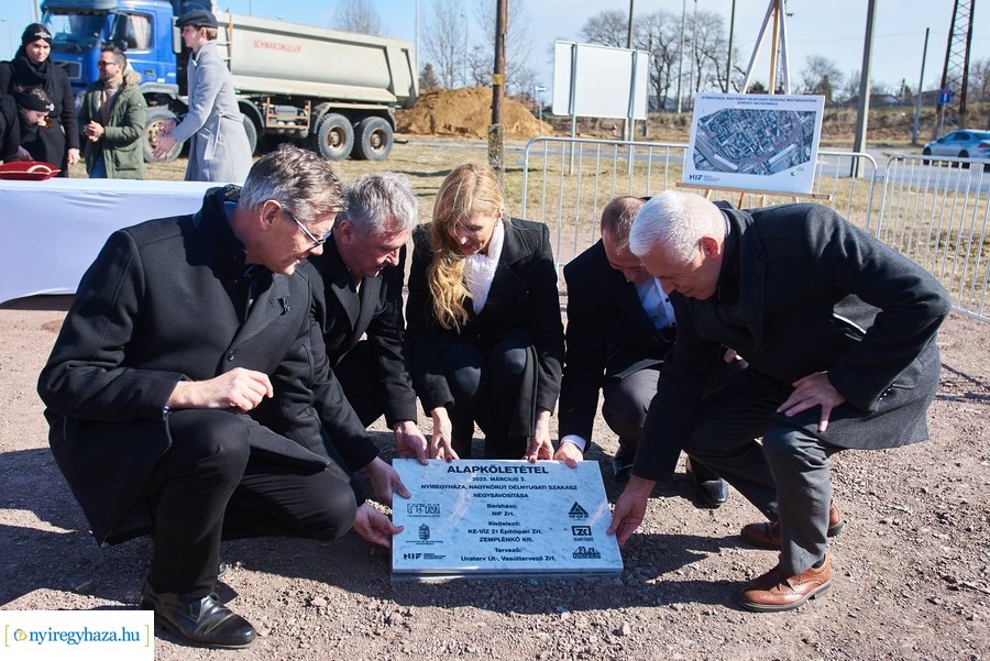 Nagykörút négysávos bővítésének alapkőletétele
