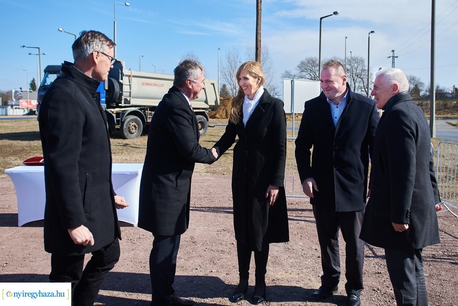 Nagykörút négysávos bővítésének alapkőletétele